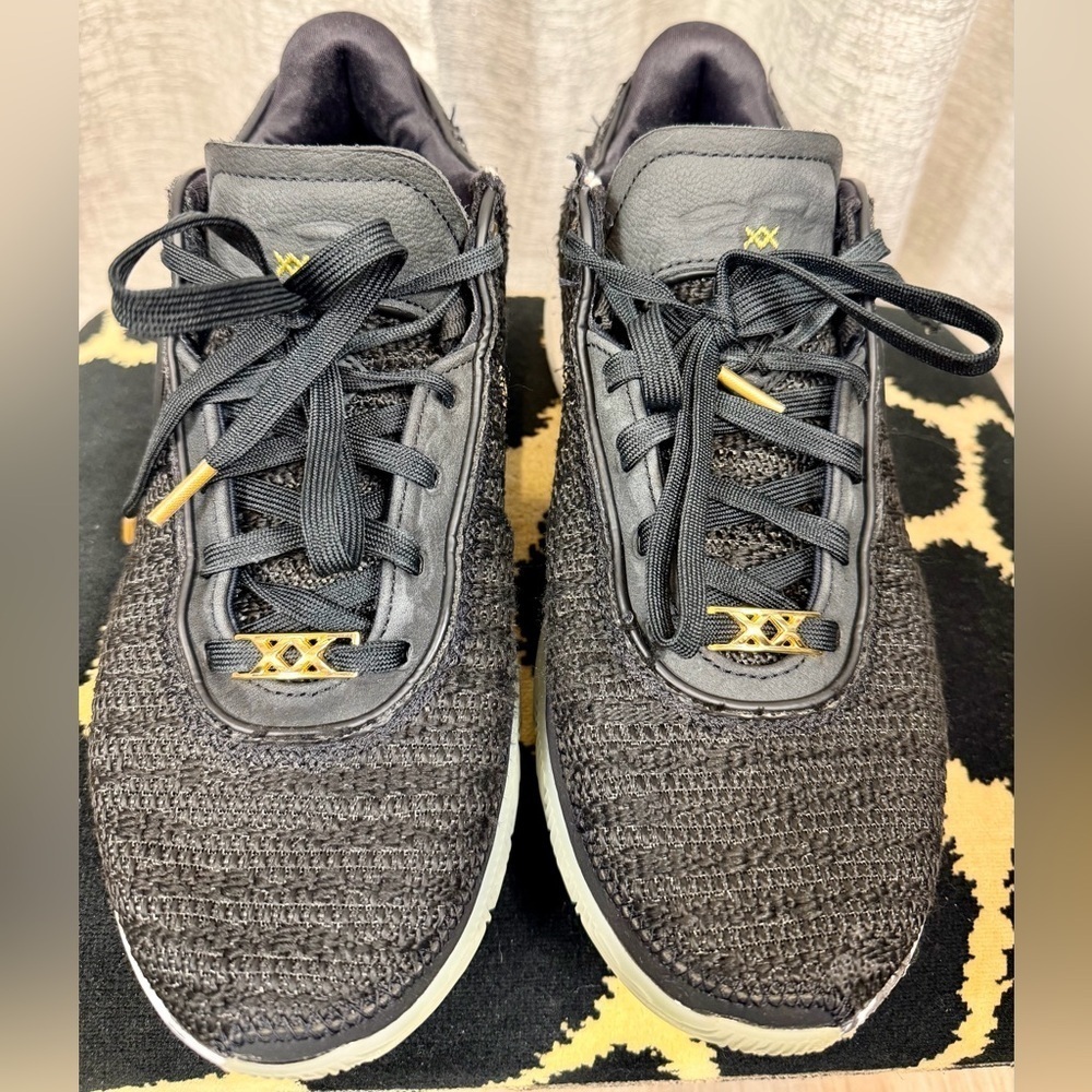 Nike LeBron XX Black and Gold Men’s Size 9.5 – Signature Basketball Sho